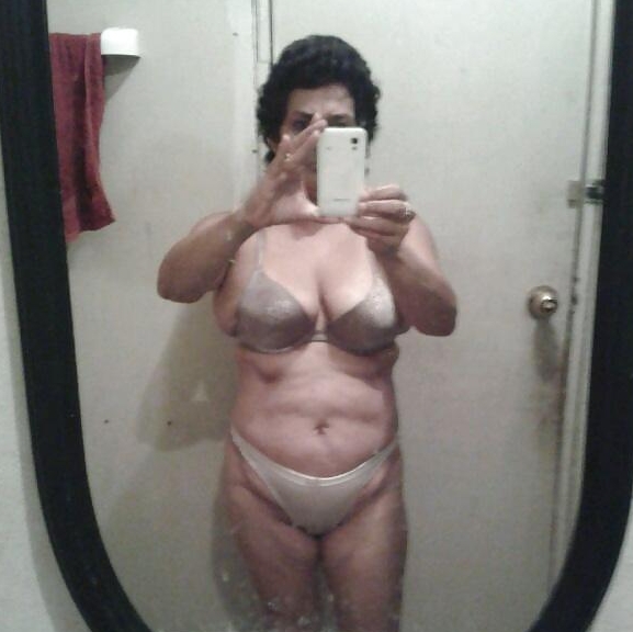 Marie V aus Neuenburg in La Chaux-de-Fonds sucht sex